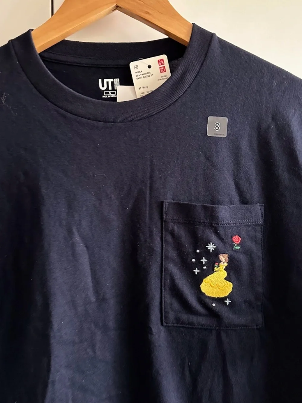 New Womens Uniqlo Disney Magic Beauty & the Beast Belle Crop Short Sleeve Small